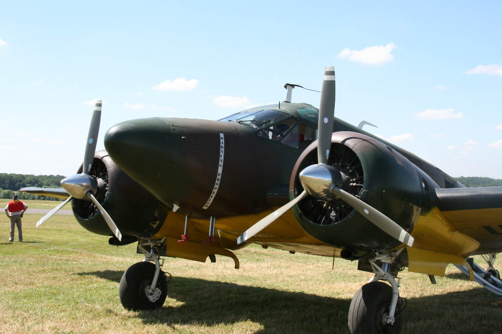 2008 06 LFQU F-AZEJ BEECH E-18S BICHETTE